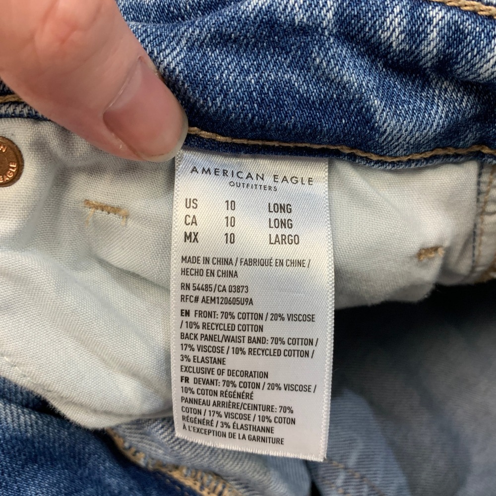 American Eagle Mom Jean Light Wash Distressed High Rise Strigid Denim 10 Long - Picture 8 of 8